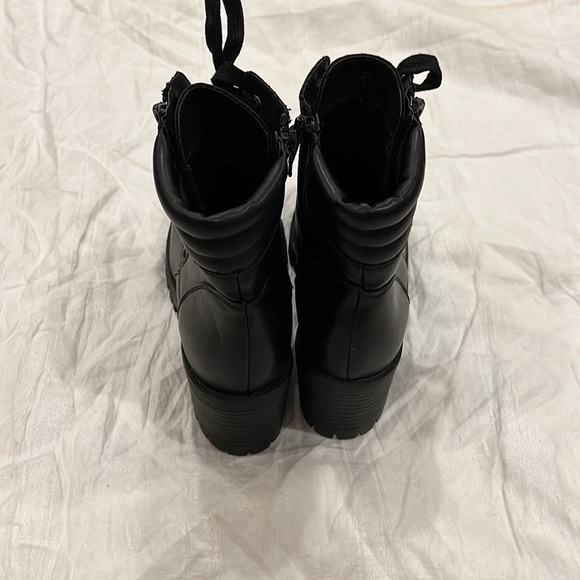 Madden Girl Lace Up Zip Up Black Boots Combat Style Size 6 - Picture 5 of 7
